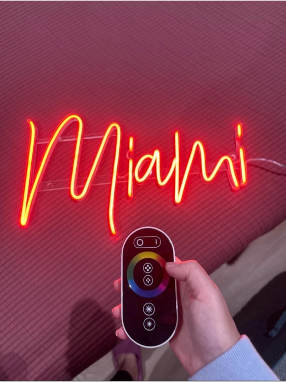 LED 'Miami' Script Neon Sign - Red Holiday Wall Light